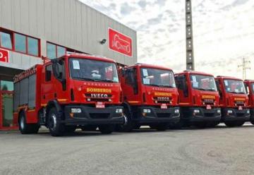 Bomberos de Uruguay reciben nuevos autobombas