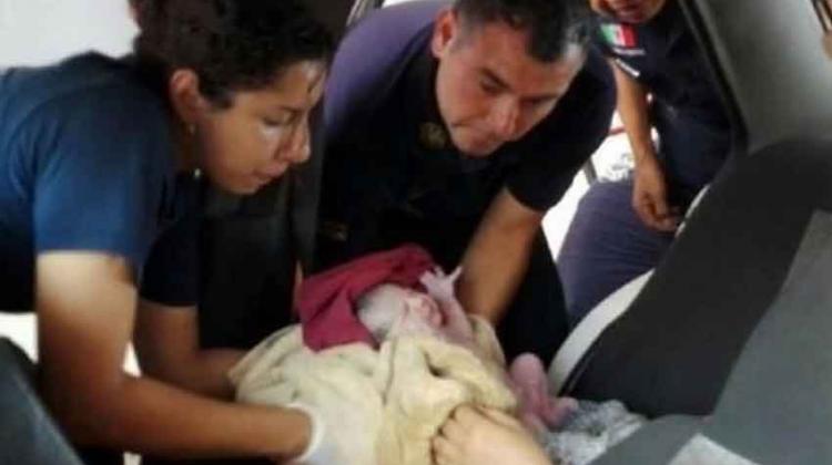 En estación de Bomberos de Nuevo León nace un bebé En estación de Bomberos de Nuevo León nace un bebé