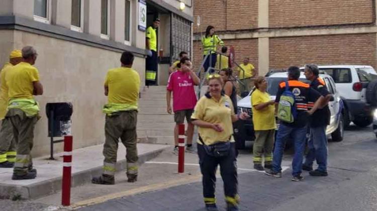 Quince bomberos forestales intoxicados por unos bocadillos