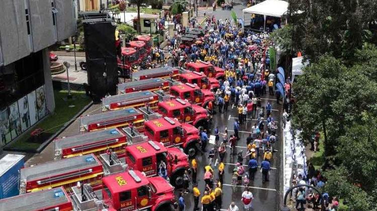 Bomberos estrenan nuevas unidades con tecnología de última generación