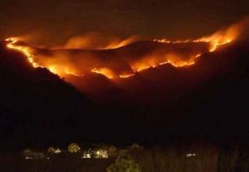 Un incendio forestal de magnitud sacude a Córdoba