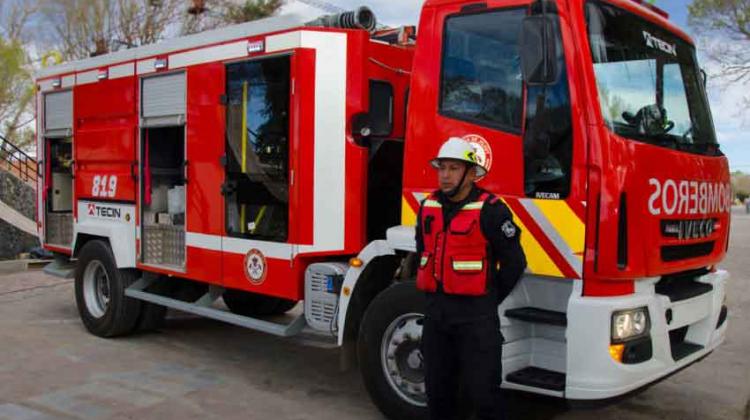 Entregaron autobomba nuevo para bomberos de La Quiaca