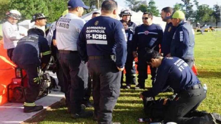 Bomberos ecuatorianos culminaron labor en México