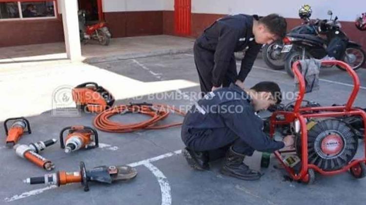 Llegaron a Bomberos de San Fransisco nuevas herramientas de trabajo