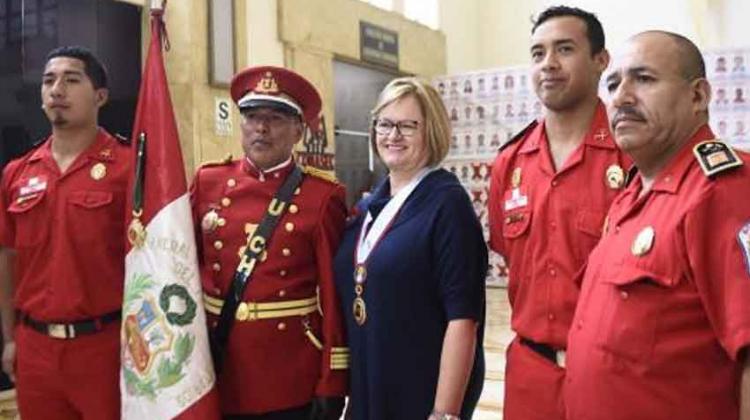 Condecoración honorífica a compañías bomberos