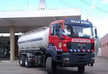 Bomberos Villa Elisa tienen un nuevo camión cisterna