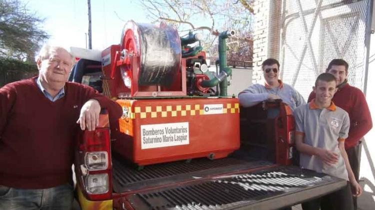 Equipo de ataque rápido para los Bomberos de Saturnino María Laspiur