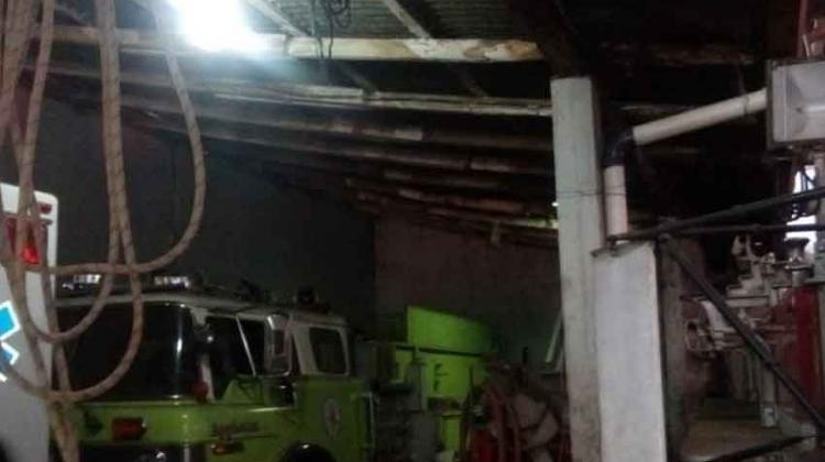 Bomberos de Chinandega buscan apoyo para reparar techo de cuartel