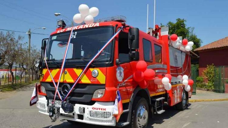 Bomberos de Lo Miranda recibieron nuevo carro