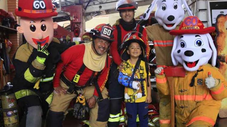 Bomberos capacitaron a familias en acciones contra emergencias