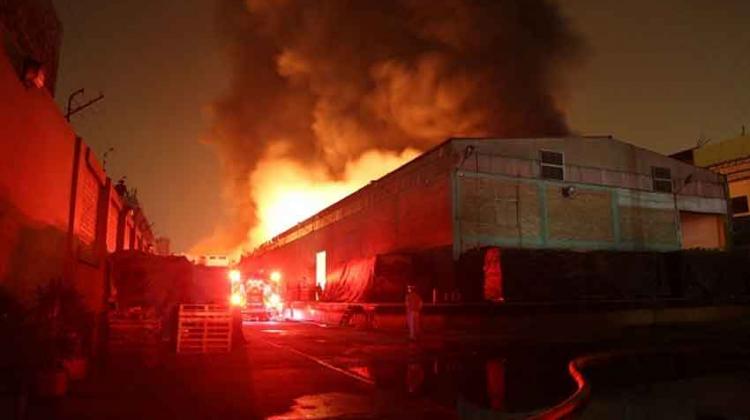 Familiares de bomberos muertos dicen que Gobierno no cumplió