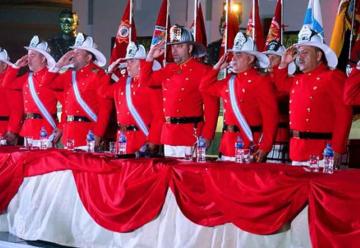 Bomberos guayaquileños festejan sus 182 años de creación