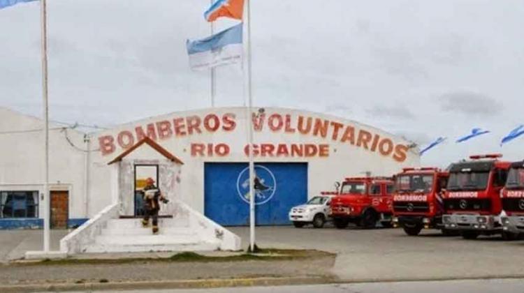 El gobierno firmó acuerdo para pagar deuda a bomberos voluntarios