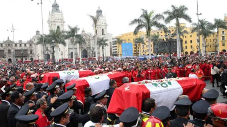 Aprueban dar bonificación a familiares de bomberos fallecidos