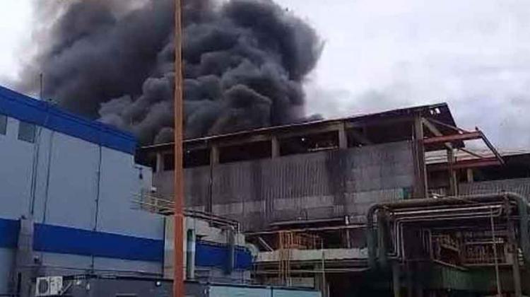 Susto por el voraz incendio en una refinería de YPF en Ensenada