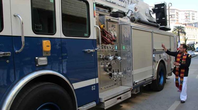 Bomberos de Valparaíso recibió un nuevo carro telescópico