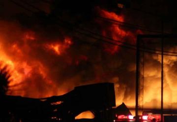 Incendio destruyó una fábrica de aerosoles en Garín