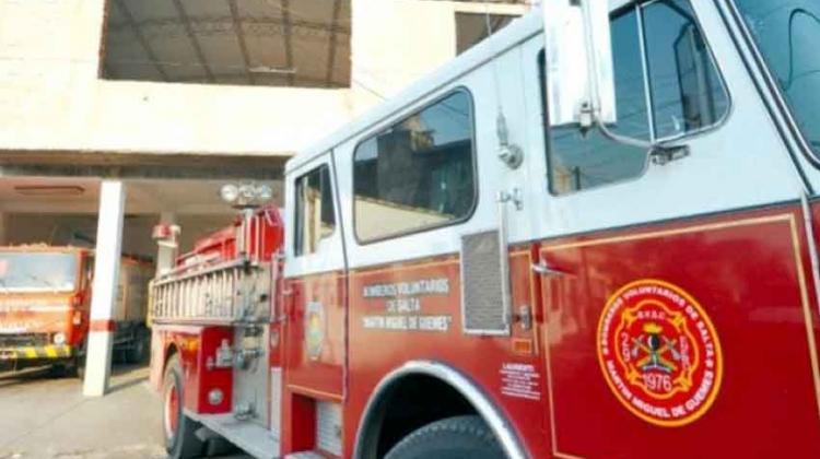 Investigan cuartel de bomberos tras la muerte de uno de sus miembros