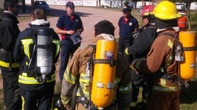 Bomberos se capacitaron en materiales peligrosos