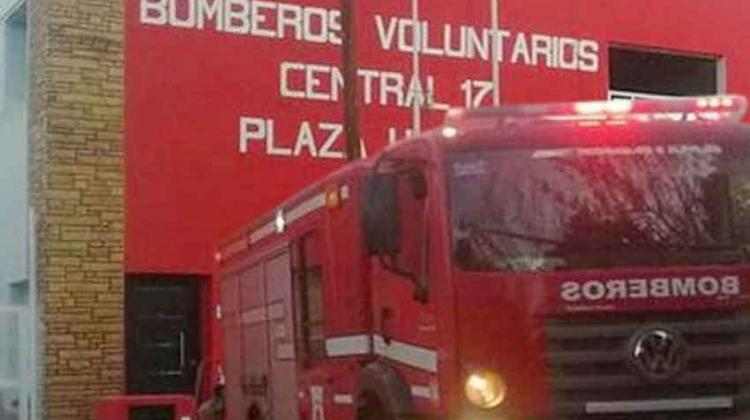 Bomberos vendieron empanadas para poder pagar el gas