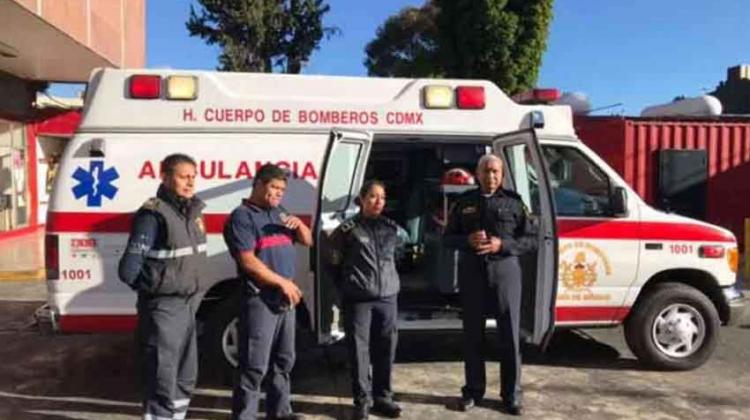 Bomberos estrenan dos nuevas ambulancias en CDMX