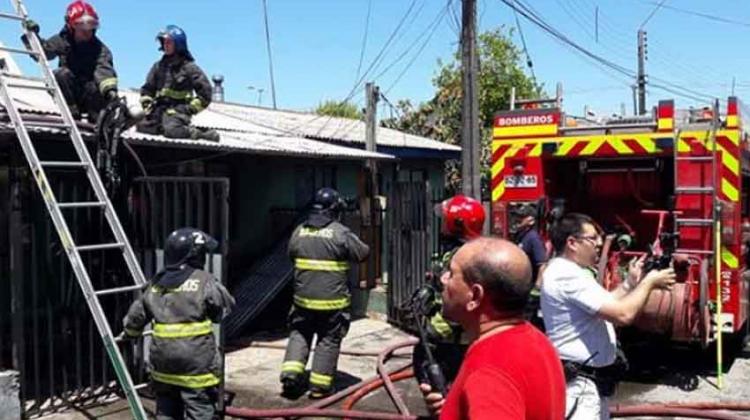 Incendio que destruyó cuatro casas dejó tres lesionados