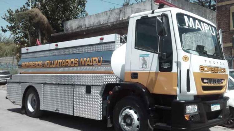 Bomberos Voluntarios de Maipu carrozo un nuevo cisterna