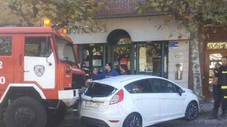 Un camión de Bomberos arrolla a un vehículo en León