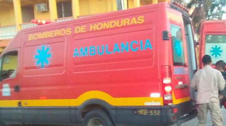 Corea del Sur dona tres ambulancias al Cuerpo de Bomberos