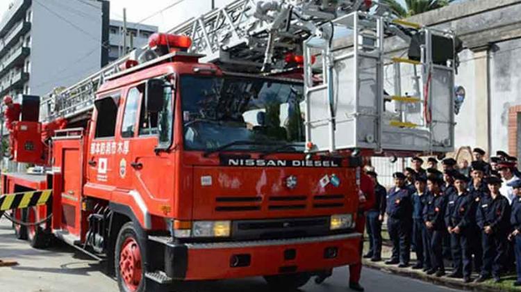 Bomberos presentaron escalera extensible de treinta metros