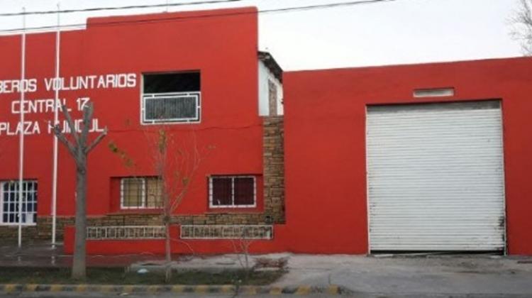 Bomberos de Huincul venden empanadas para pagar el gas