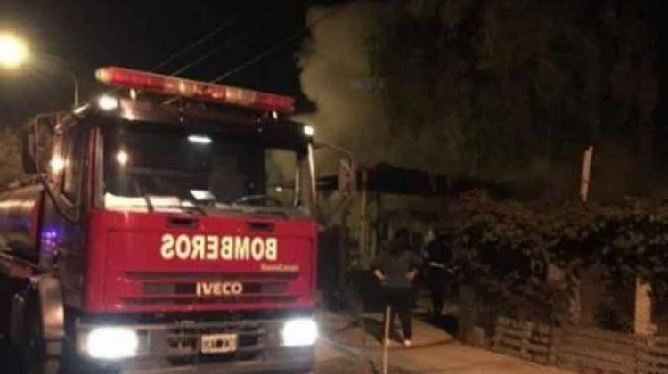 Un bombero con principio de asfixia durante un incendio