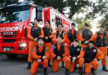 Nuevos egresados del Grupo Especial de Rescate de Bomberos