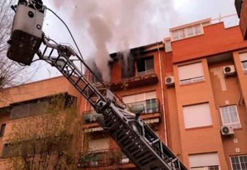 Un bombero herido tras el incendio de una vivienda de Albacete