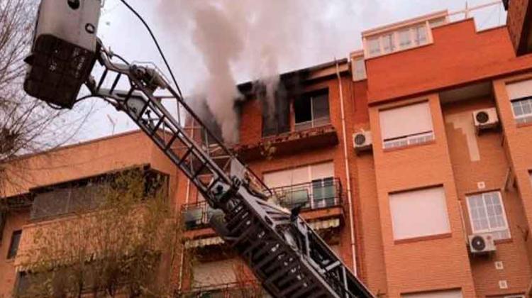 Un bombero herido tras el incendio de una vivienda de Albacete