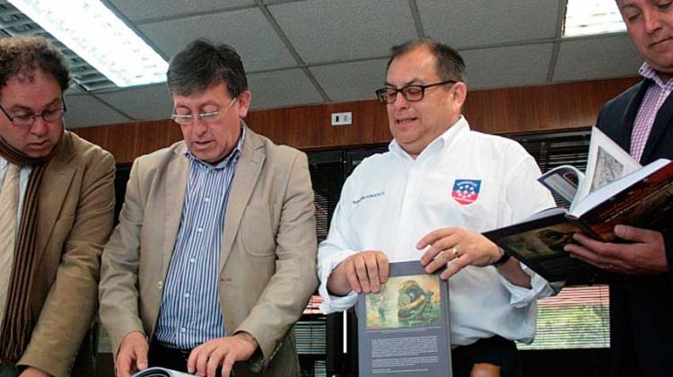 Presentaron libro sobre la historia de Bomberos de Puerto Montt