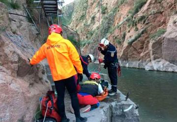 Una mujer cayó al río y un Bombero arriesgó su vida para salvarla