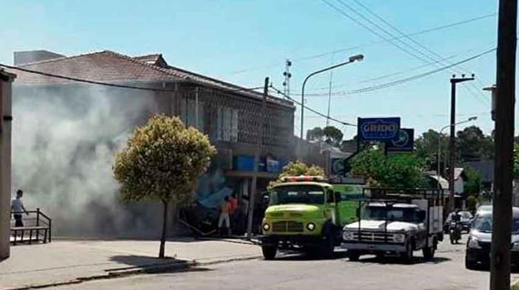 Incendio afectó totalmente una barraca de Tandil