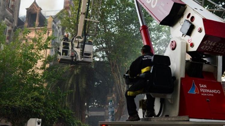 Bomberos contuvieron el fuego en el Palacio Otamendi