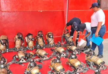 Donan equipos de respiración autónoma a bomberos orenses