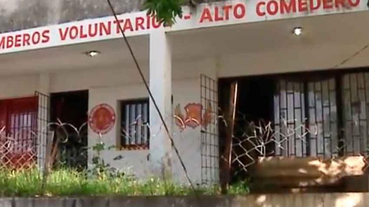 Quieren desalojar el cuartel de Bomberos de Alto Comedero