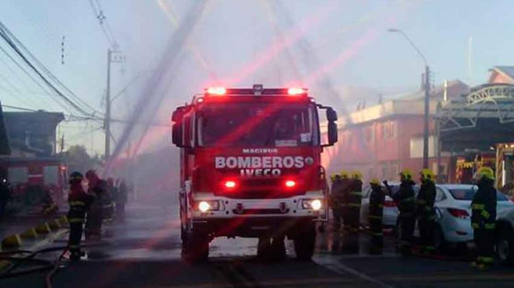 Bomberos de Río Negro recibieron nuevo carro bomba