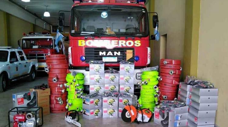 Bomberos de La Boca suman equipos para su trabajo