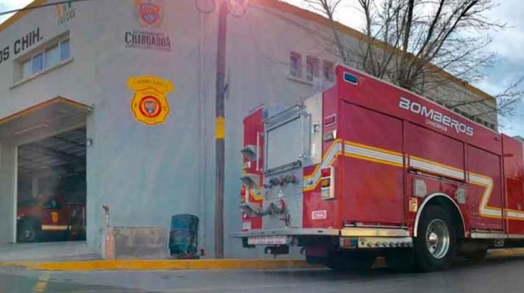 Ponen nombre de bomberos caídos a 3 estaciones en Chihuahua