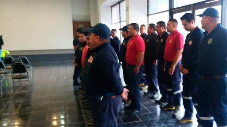 Entregan equipamiento a Bomberos y Protección Civil