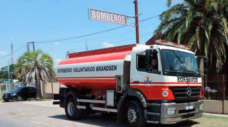 Bomberos de Brandsen estrena una moderna autobomba