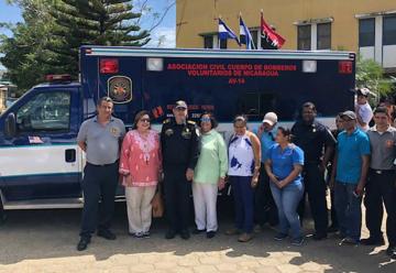 Bomberos recibe donativo de ambulancia en San Juan del Sur