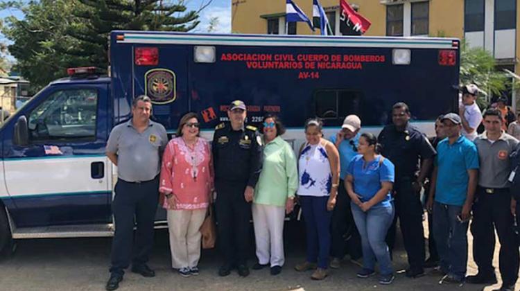 Bomberos recibe donativo de ambulancia en San Juan del Sur