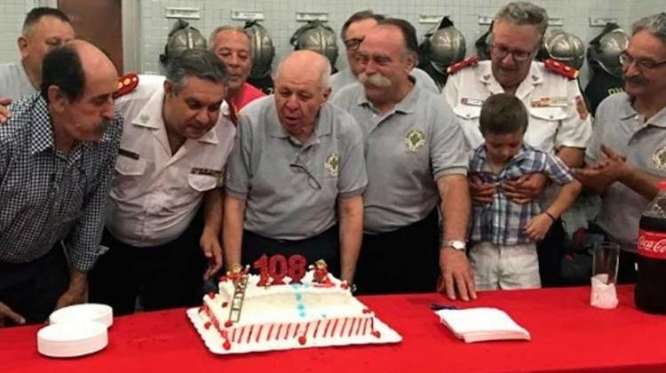 Bomberos de Lomas de Zamora celebraron sus 108 años