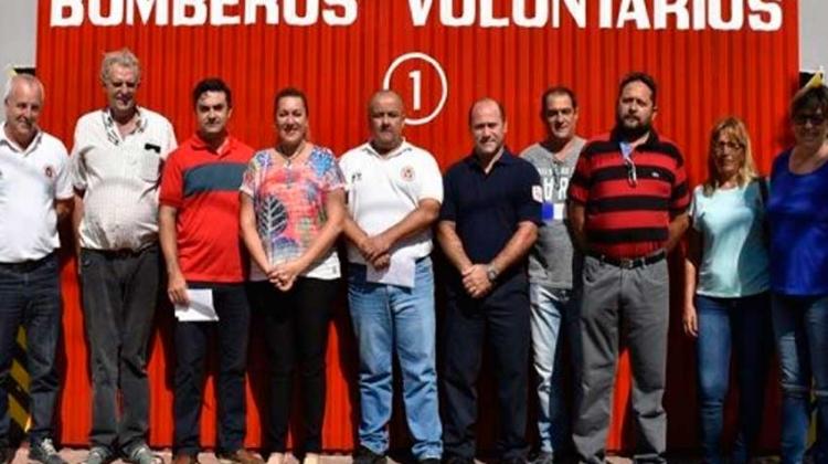 Bomberos de Frontera tendrán su propia autobomba
